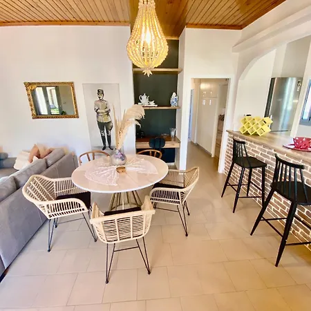 Elena - Private In The Heart Of Nature خانيا