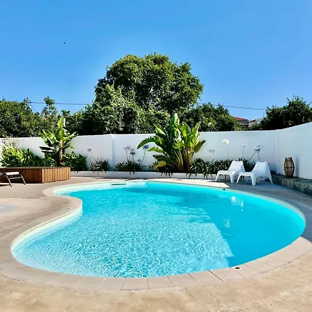 Elena - Private In The Heart Of Nature خانيا